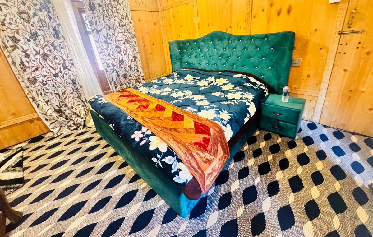 Houseboat Shambala photo 4