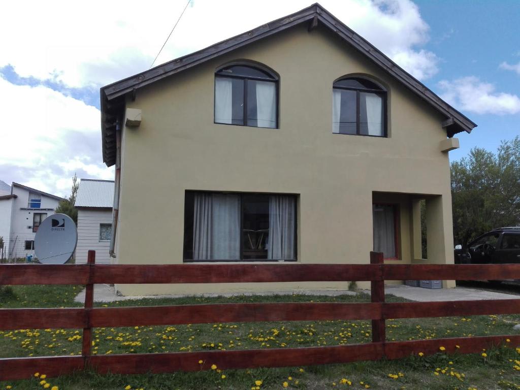 Yellow House Cottage photo 2