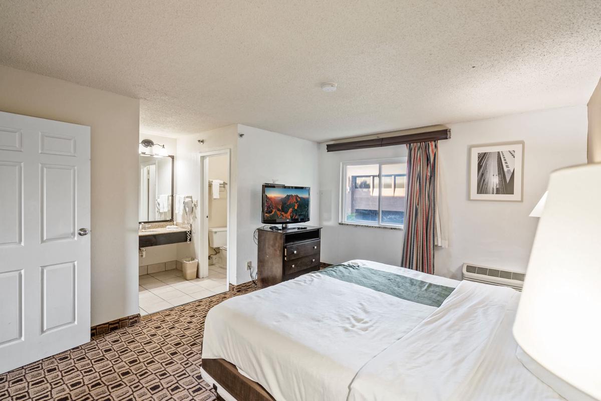 Coratel Plus Suites Wichita West Airport photo 3