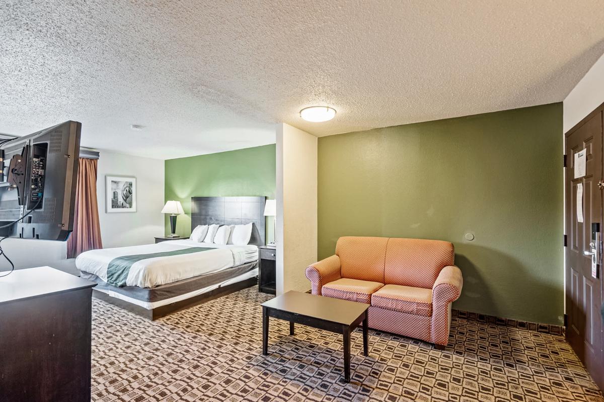 Coratel Plus Suites Wichita West Airport photo 4