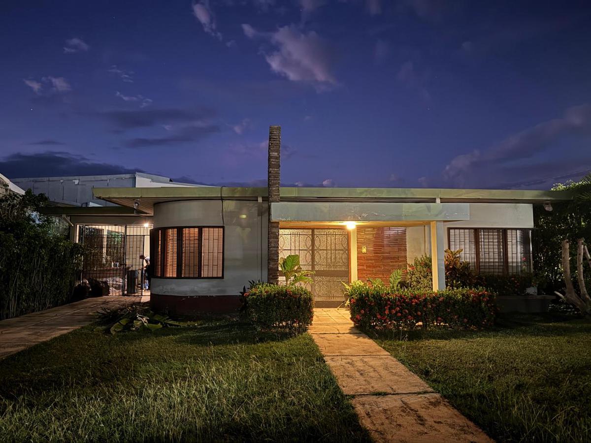 CasaLinda Hostal photo 1
