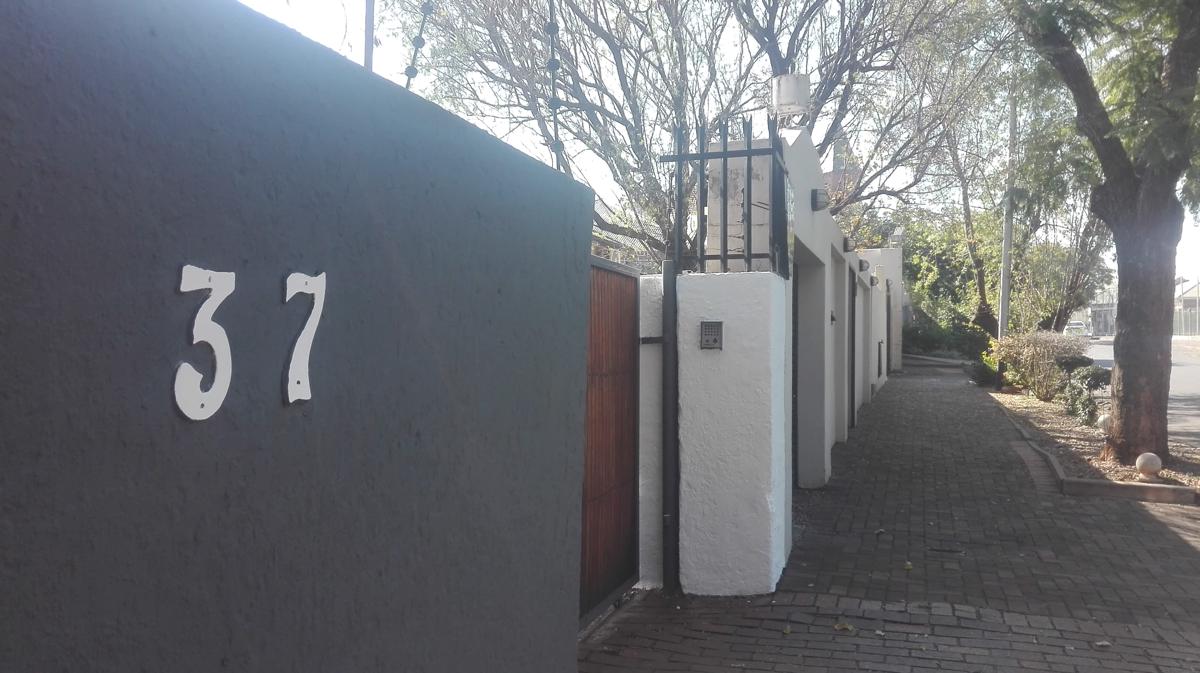 Melville House photo 4