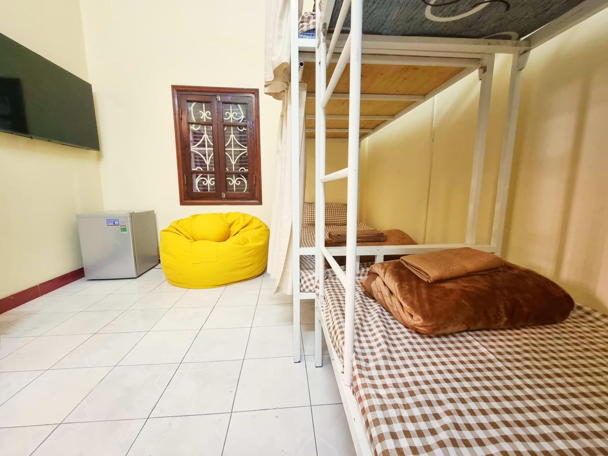 Train Street Hostel photo 2