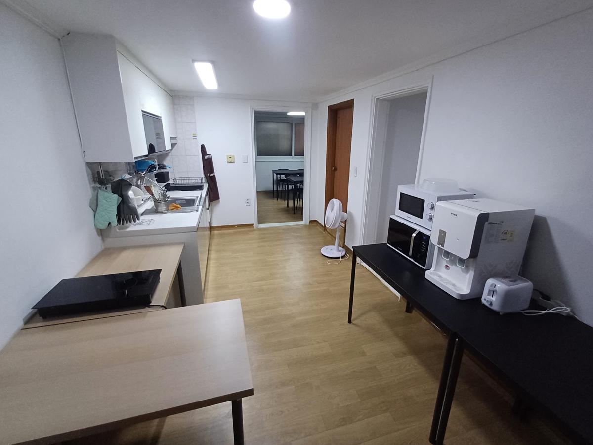 Ocean's Guesthouse - Foreigners Only photo 2