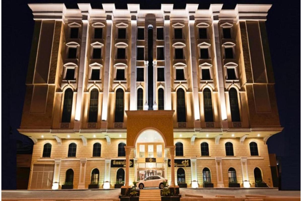 Sunday Emerald Hotel photo 1
