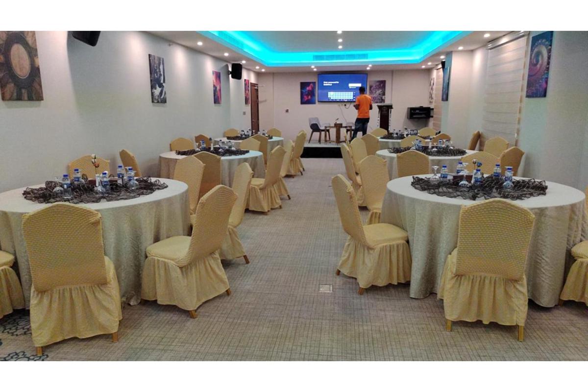 Sunday Emerald Hotel photo 4