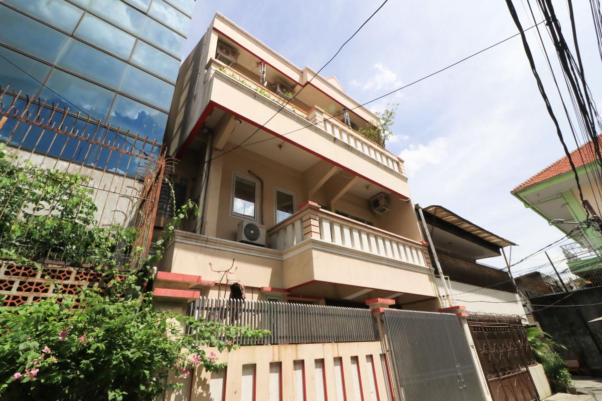 Eiffel Residence Batu Tulis 37 - Female Only photo 1