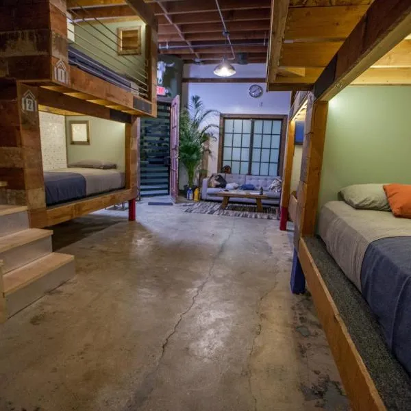 Podshare East Hollywood photo 5
