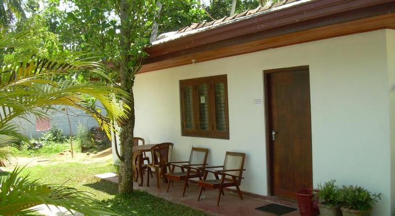 Bandhusena House and Apartment photo 3