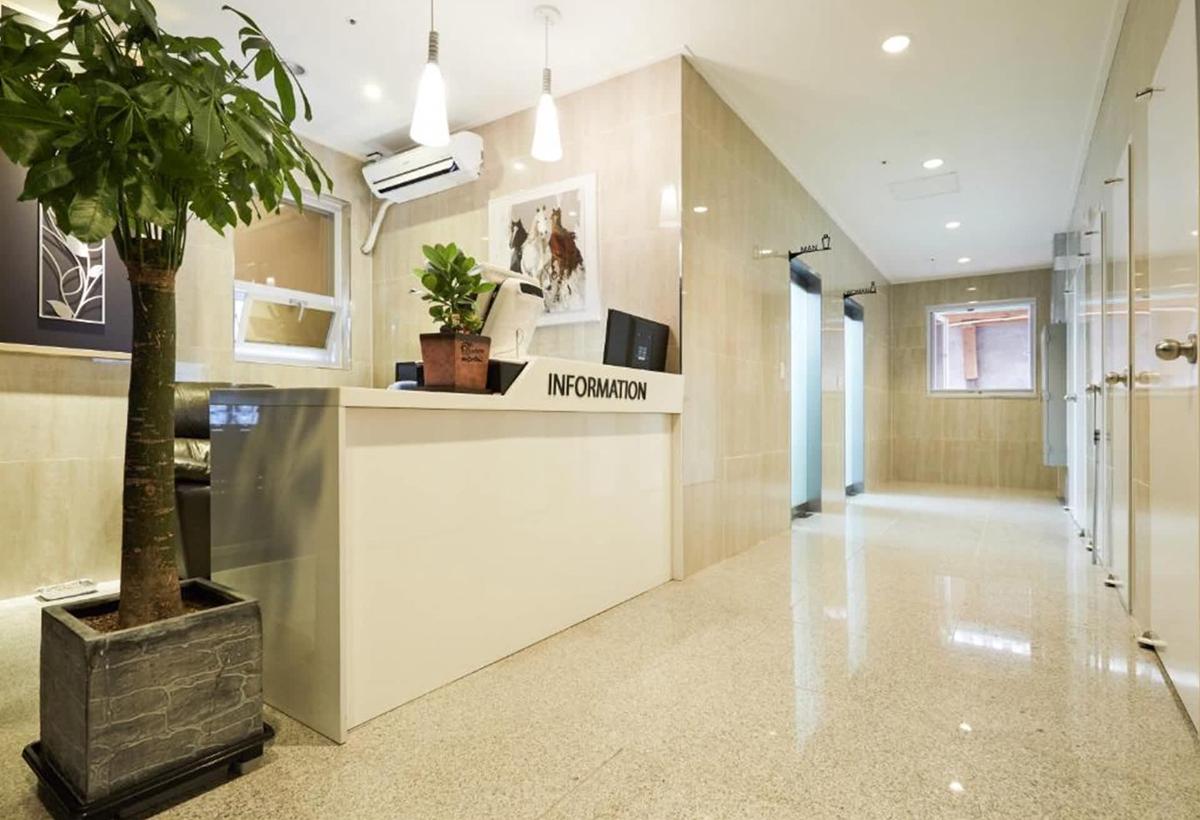 Top Hotel & Residence photo 2