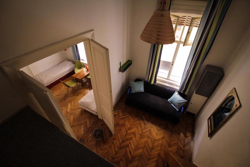 Green Bridge Hostel and Apartments photo 4