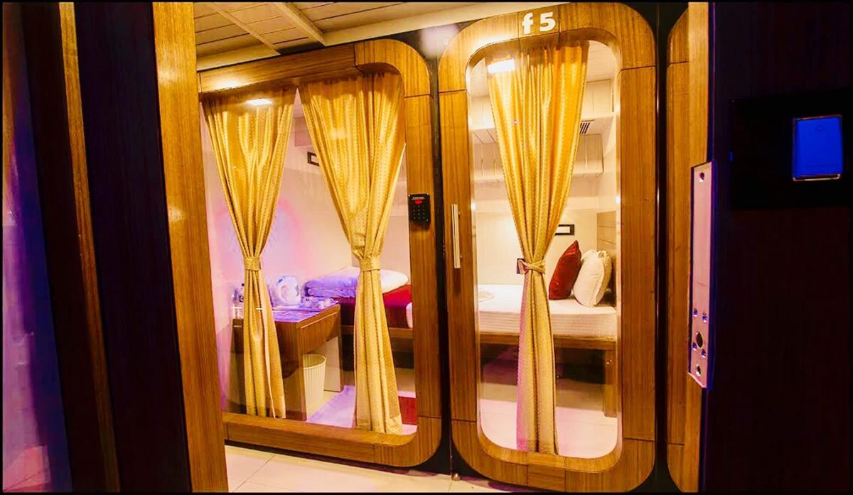 Qubestay Airport Capsule Hotel & Hostel photo 2