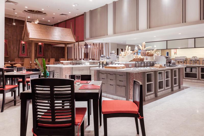 Deevana Plaza Phuket Patong photo 2