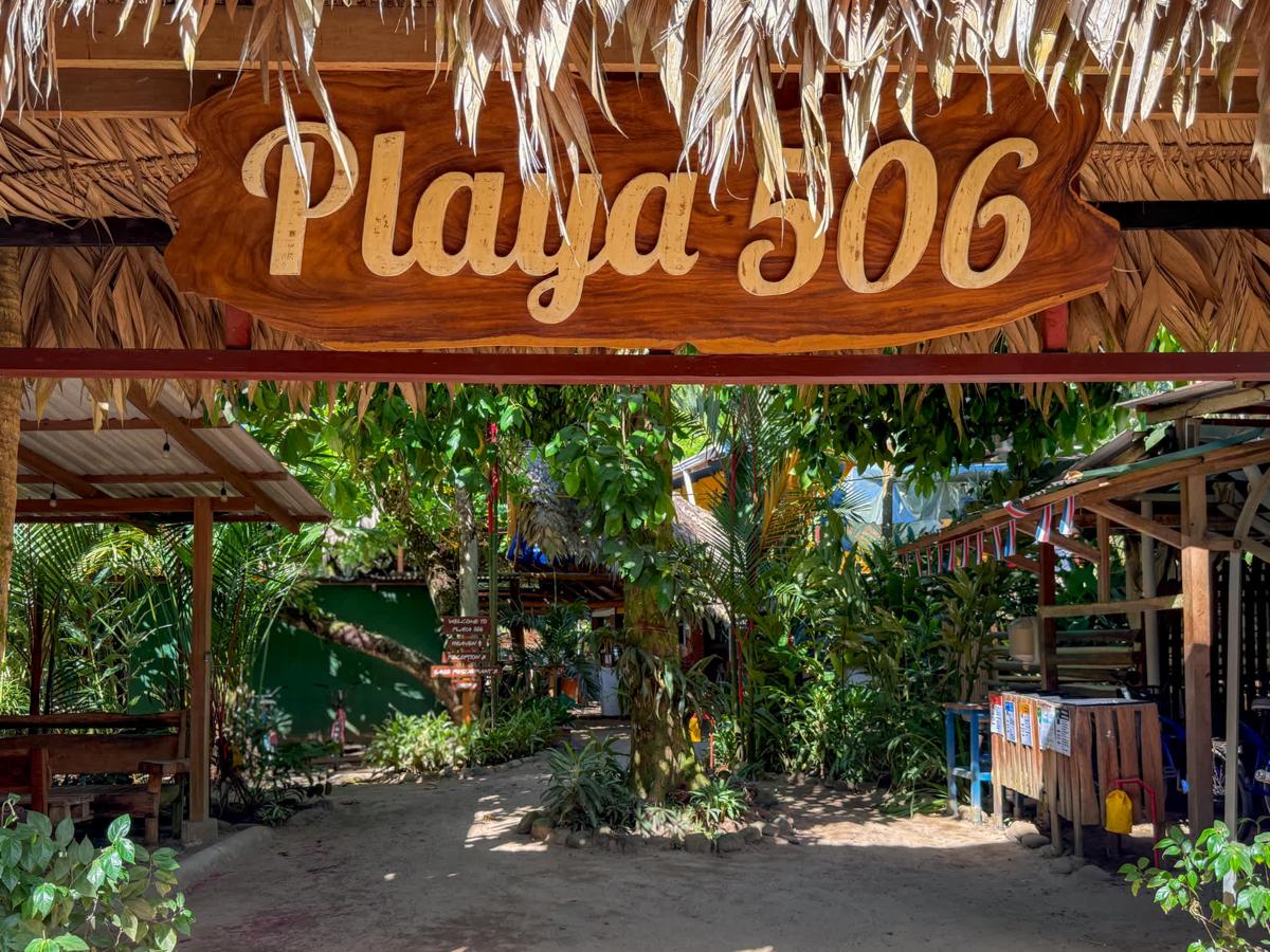 Playa 506 Beachfront Hostel photo 3