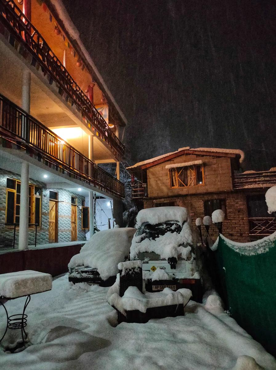Bros Hostel & Yaara Cafe photo 4