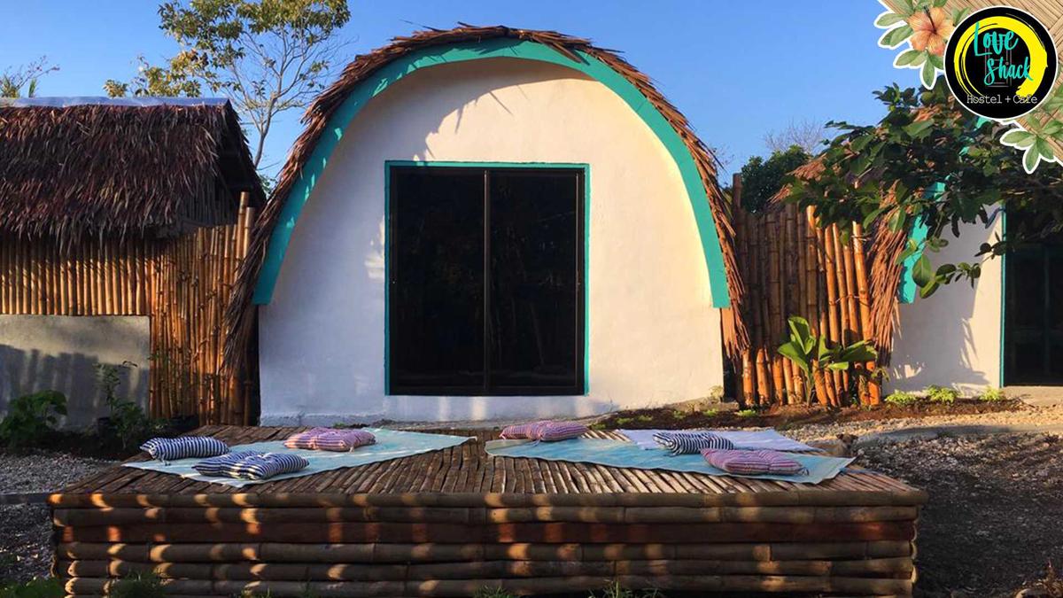 Love Shack Hostel + Cafe photo 2