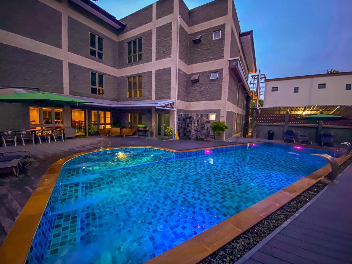 Chali's Family Hotel & Hostel photo 3