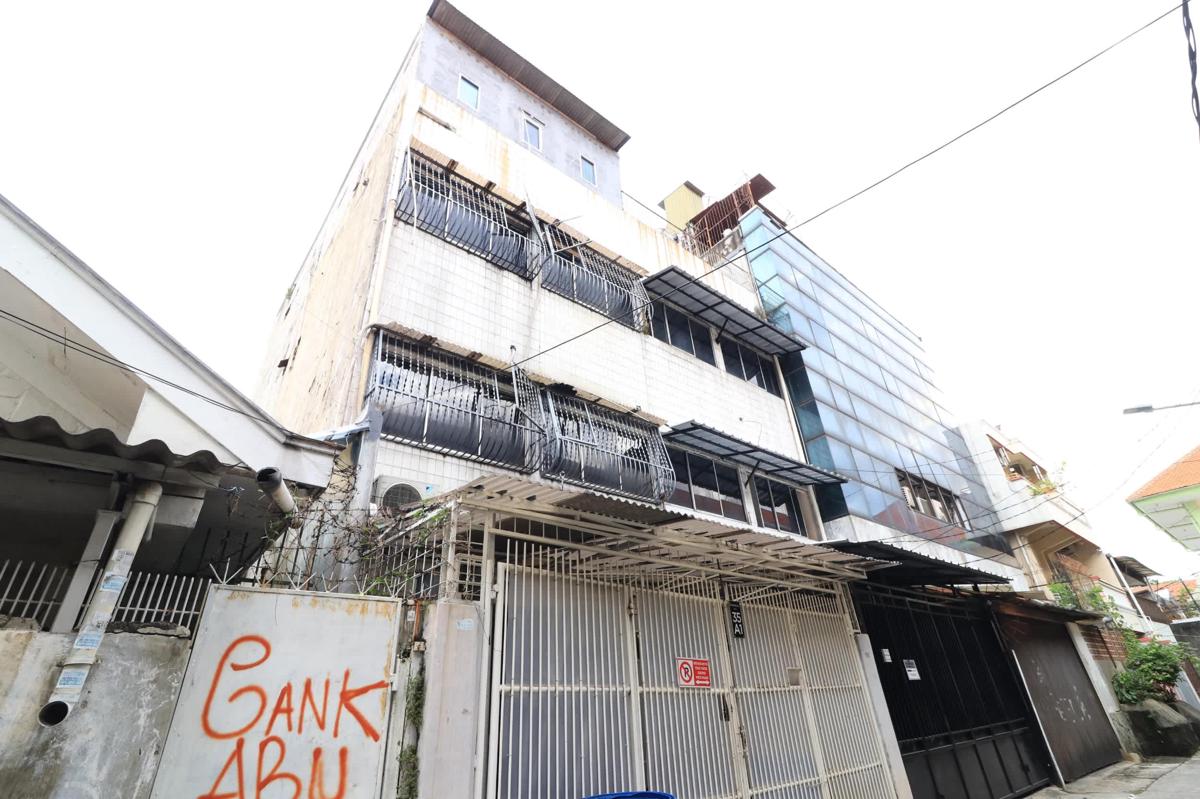 Eiffel Residence Batu Tulis 35A1 - Female Only photo 1
