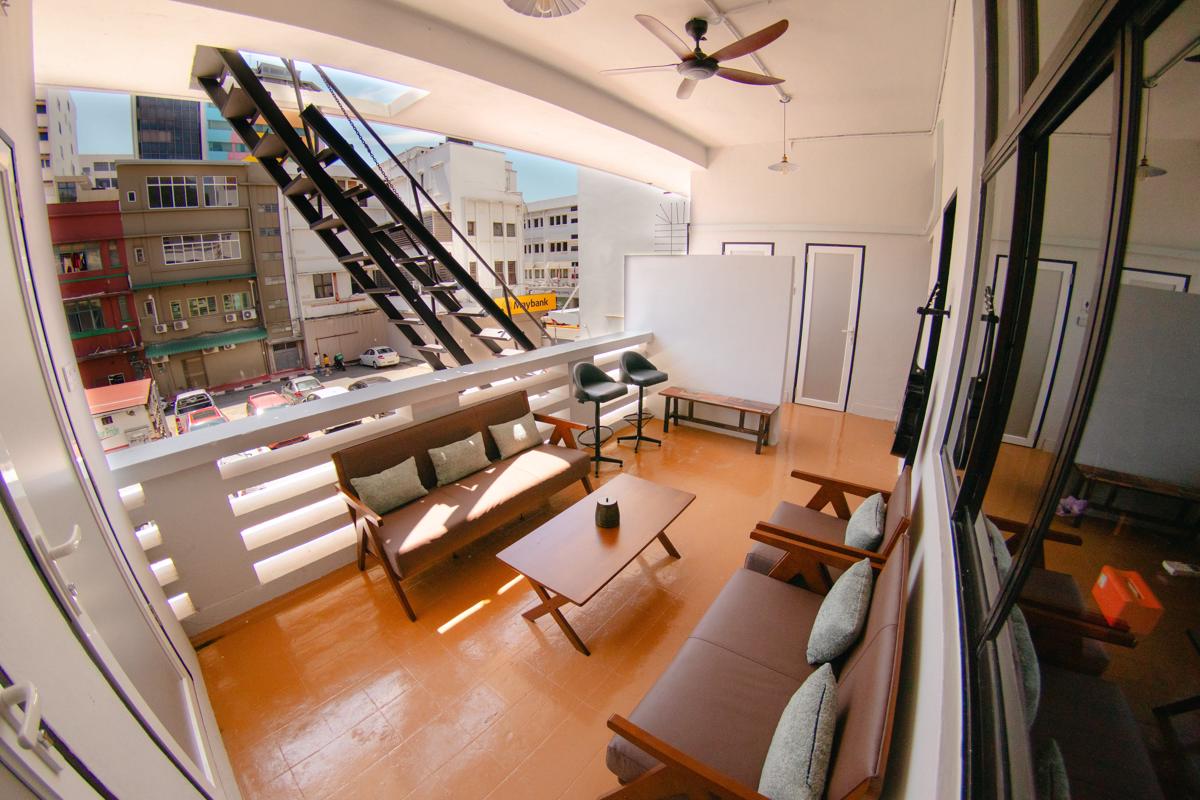 Concrete Jungle Cabin photo 3
