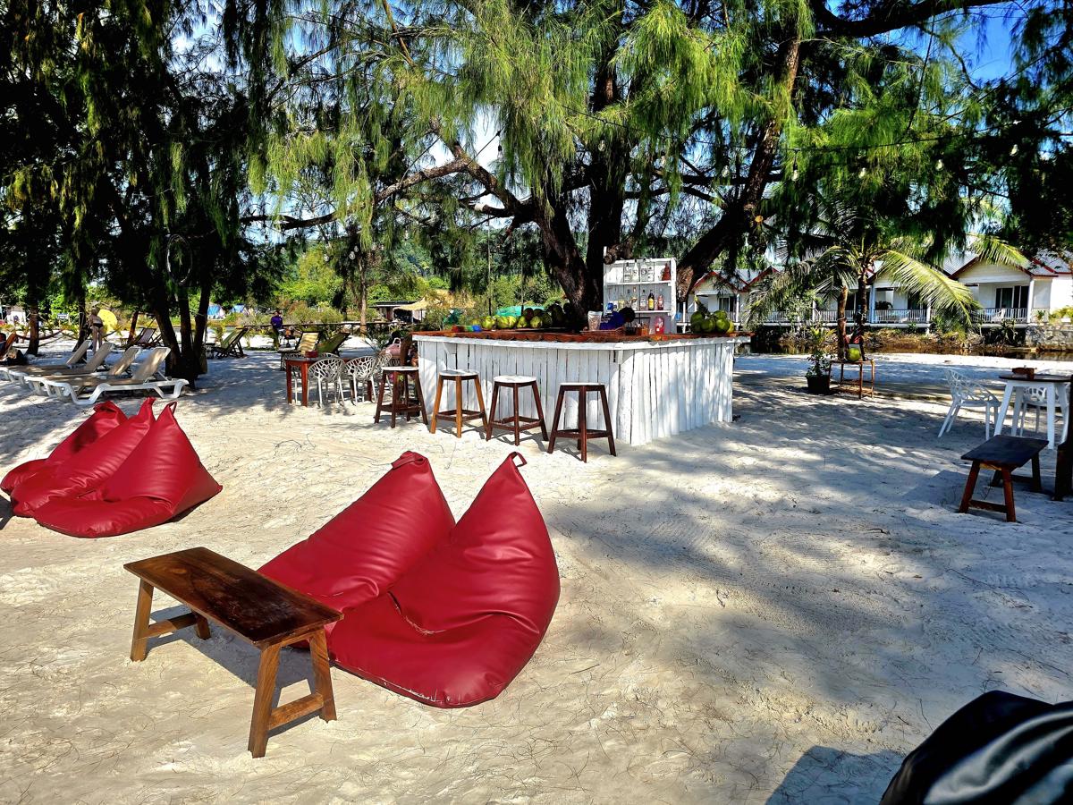 White Beach Hostel photo 3