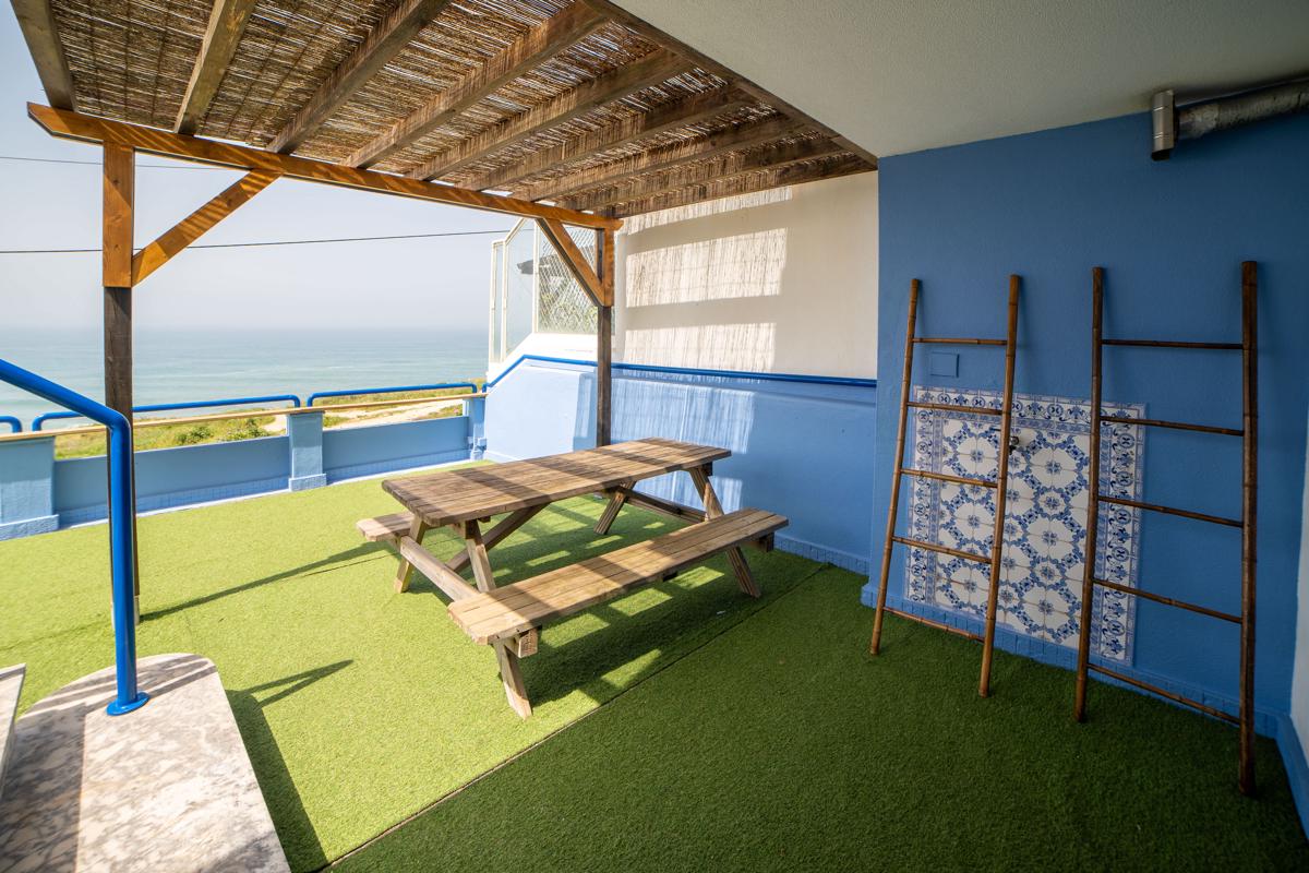 Saltline Surf House Ericeira photo 3
