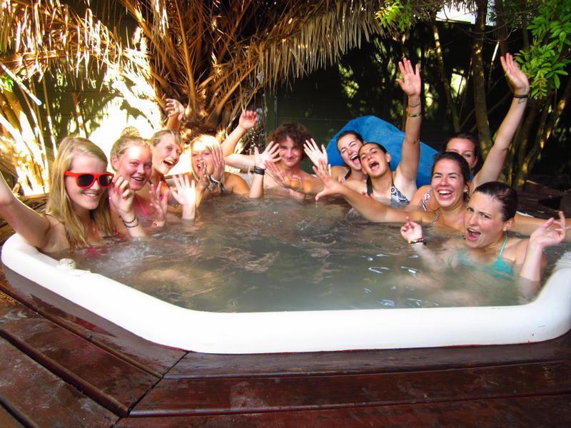 SaltyCrax Backpackers & Surflodge photo 1