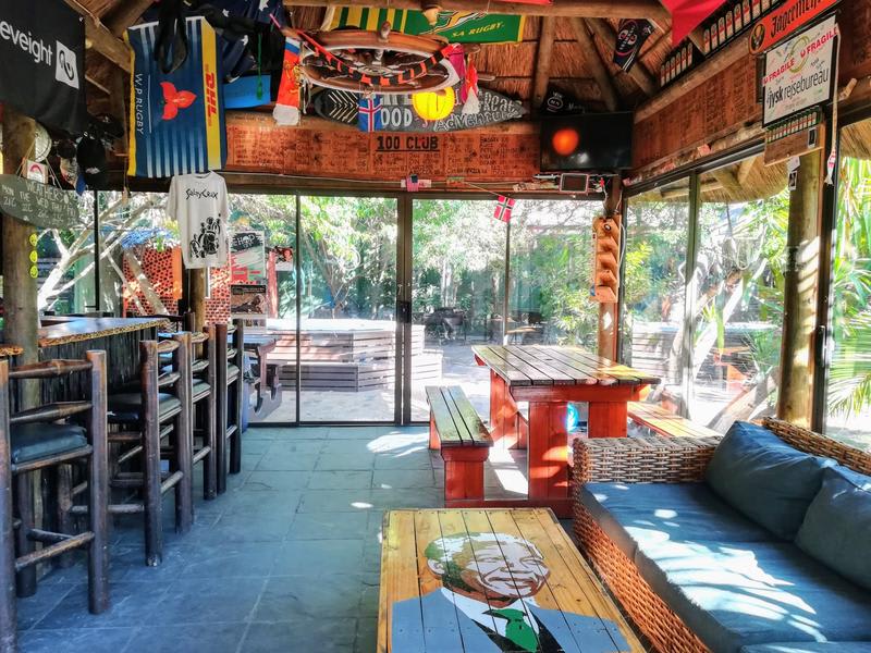 SaltyCrax Backpackers & Surflodge photo 3