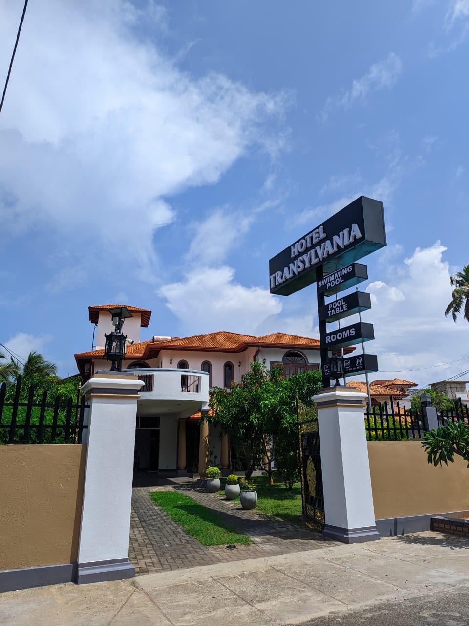 Hotel Transylvania - Negombo photo 2