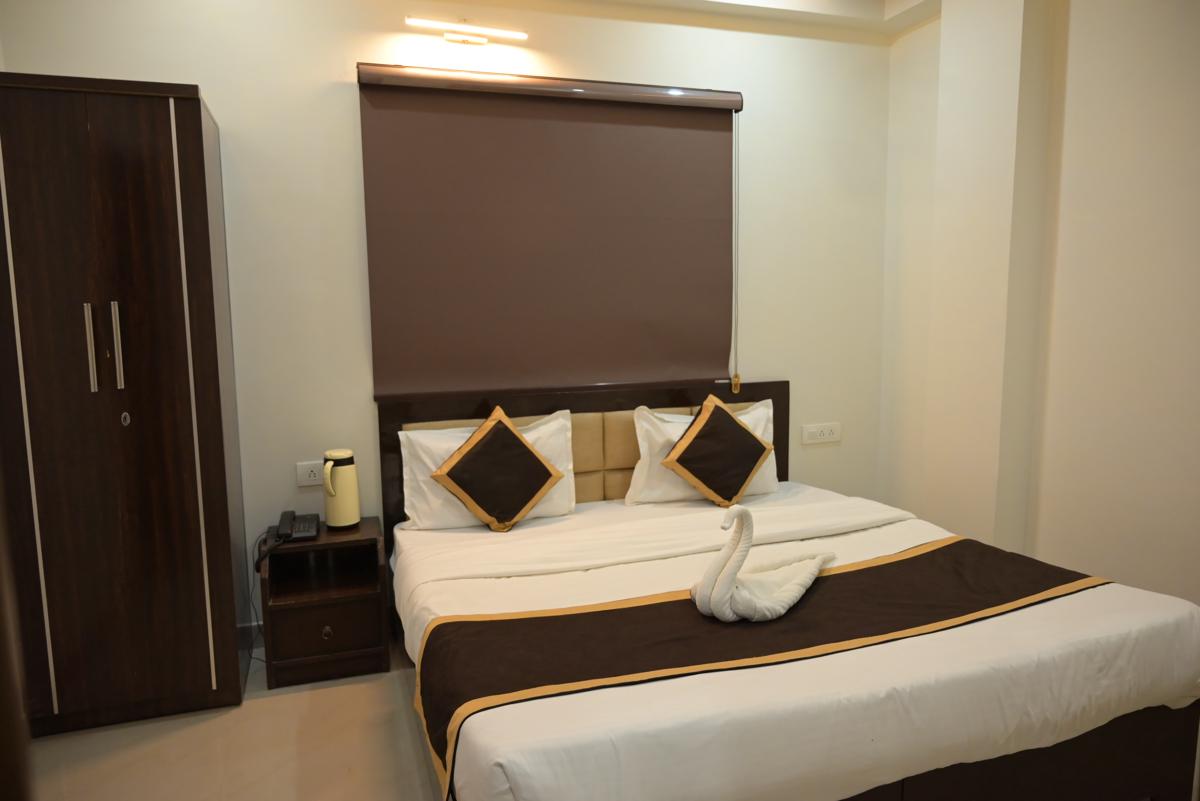 Hotel BK International photo 2