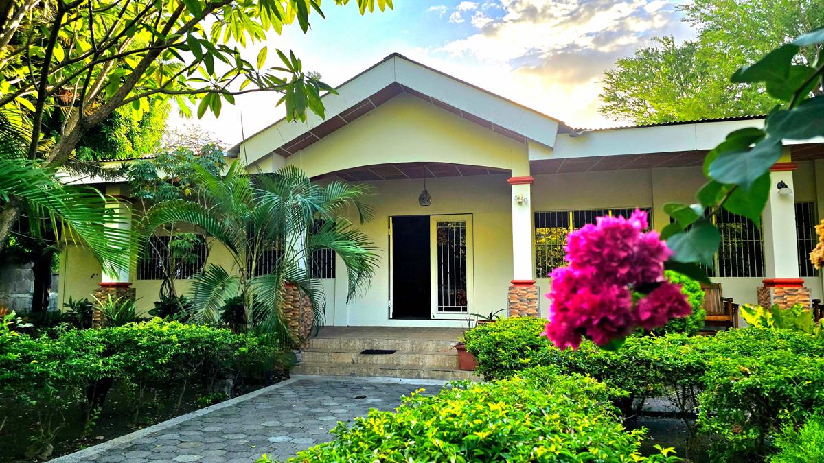 La Paloma Hostel photo 1