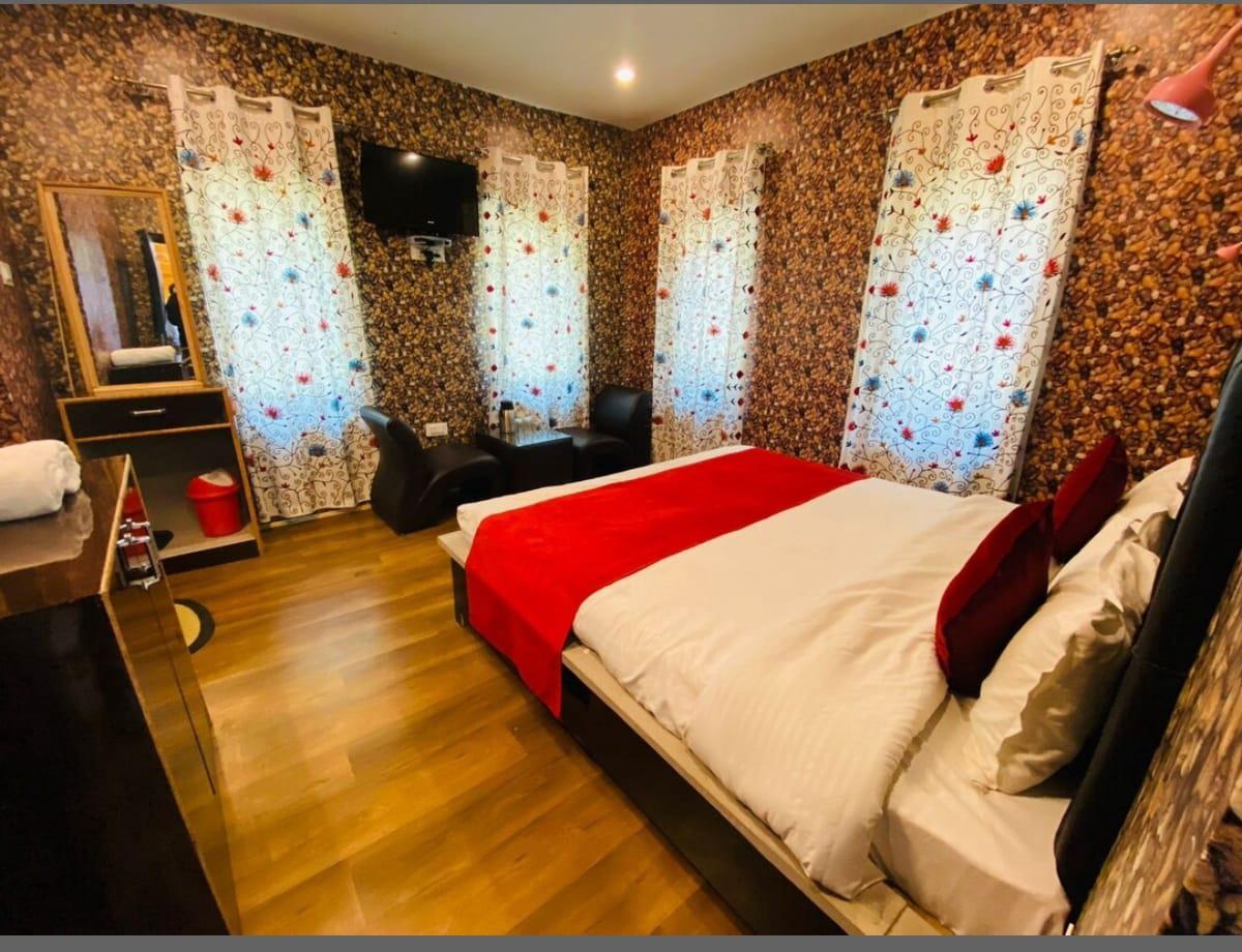 Hotel Loyal Residency, Pahalgam photo 2
