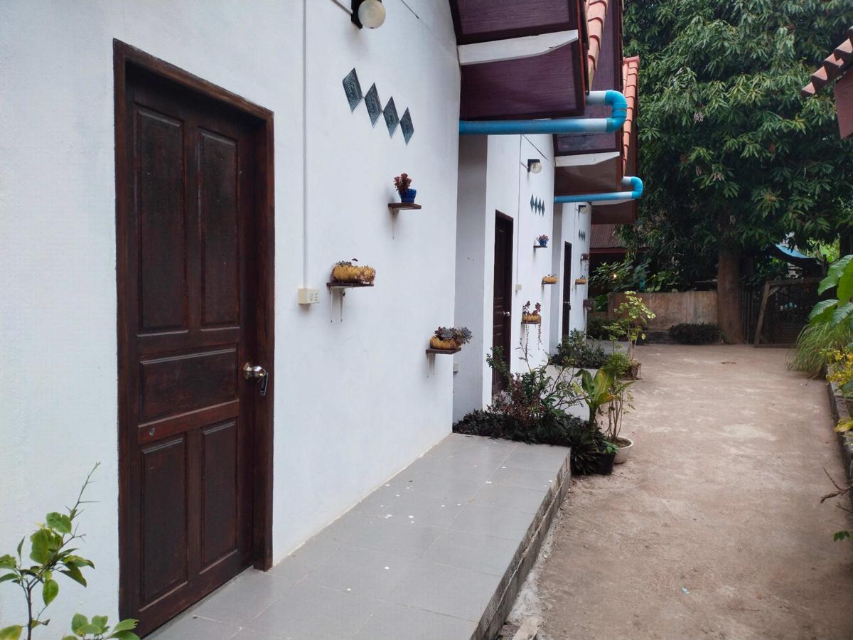 Riverview Bungalows & GH photo 3