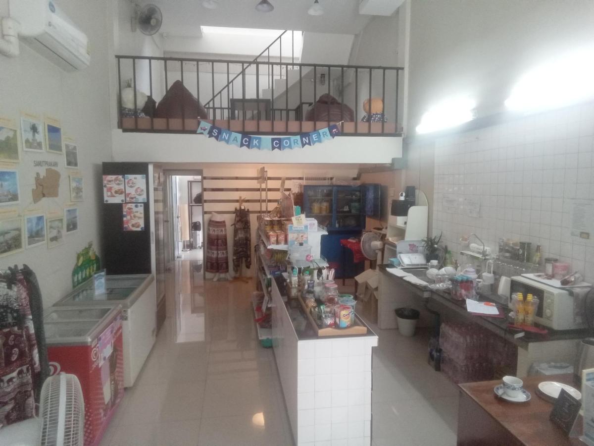 Napa Hostel Samrong Station photo 6