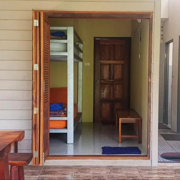 Baan Hinlad Home and Hostel photo 5
