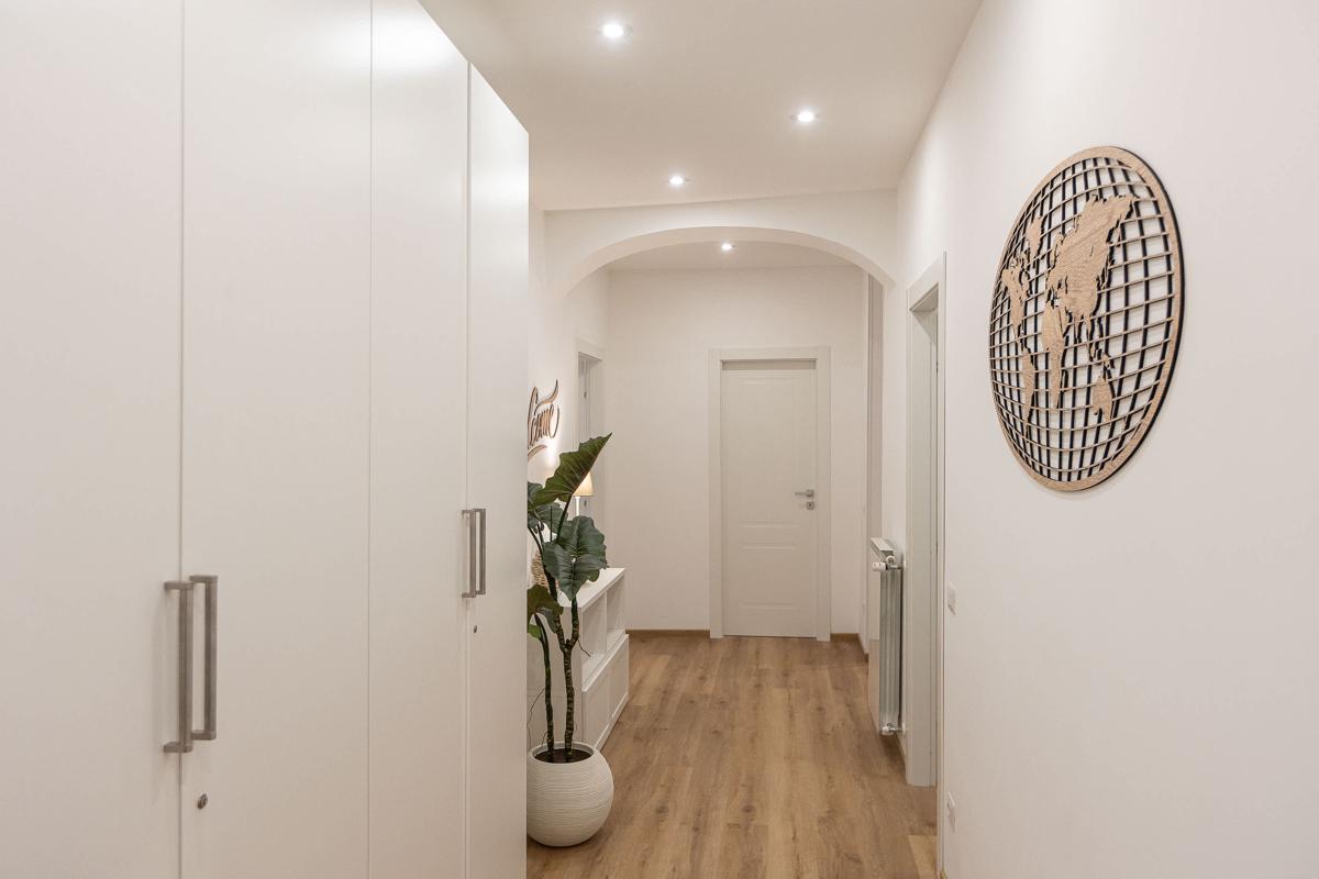 Colosseum Holidays - Three-Bedroom Apartment photo 4