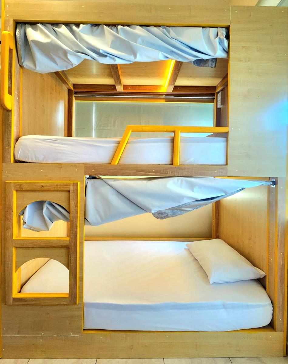Come experience Dubai Marina with luxury capsule photo 4