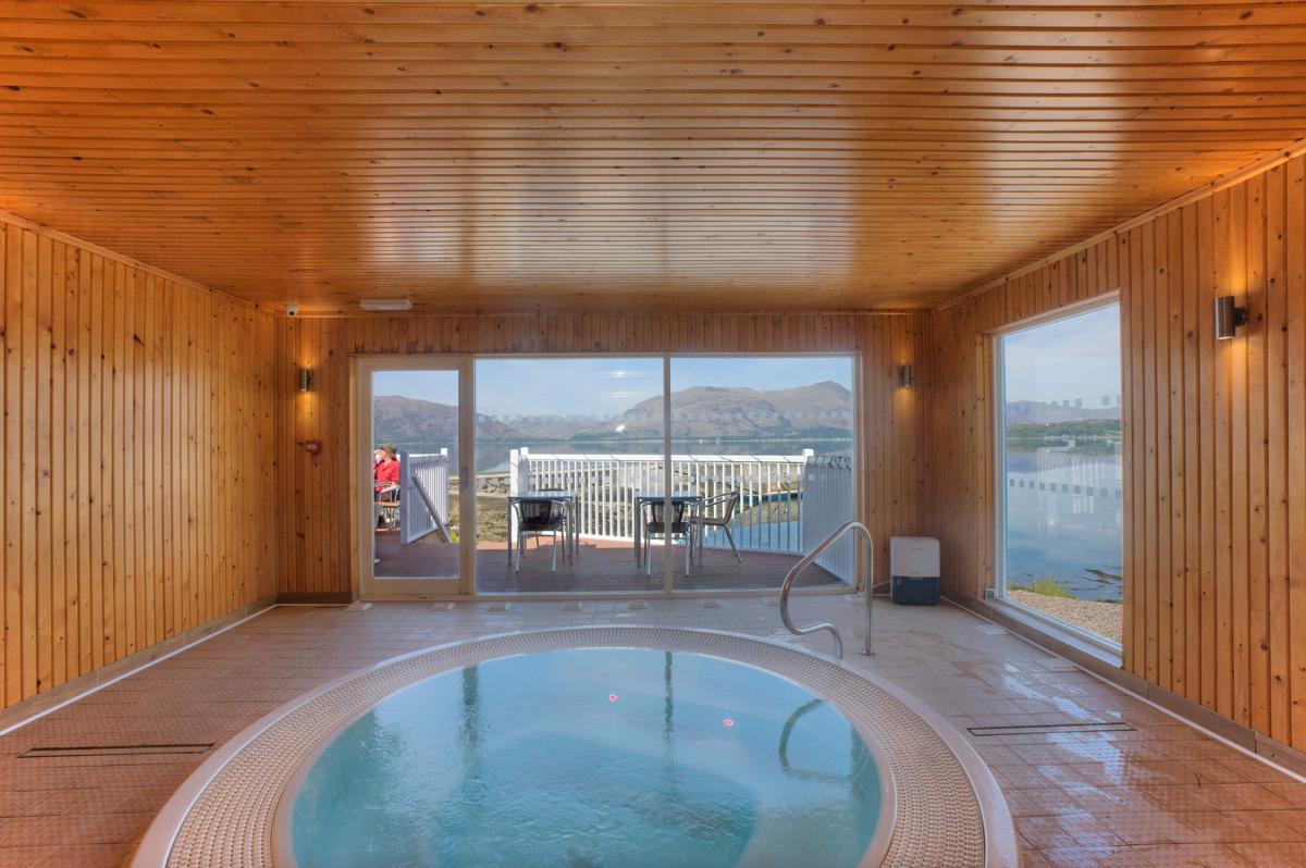 Hollytree Hotel and Swimming Pool photo 2