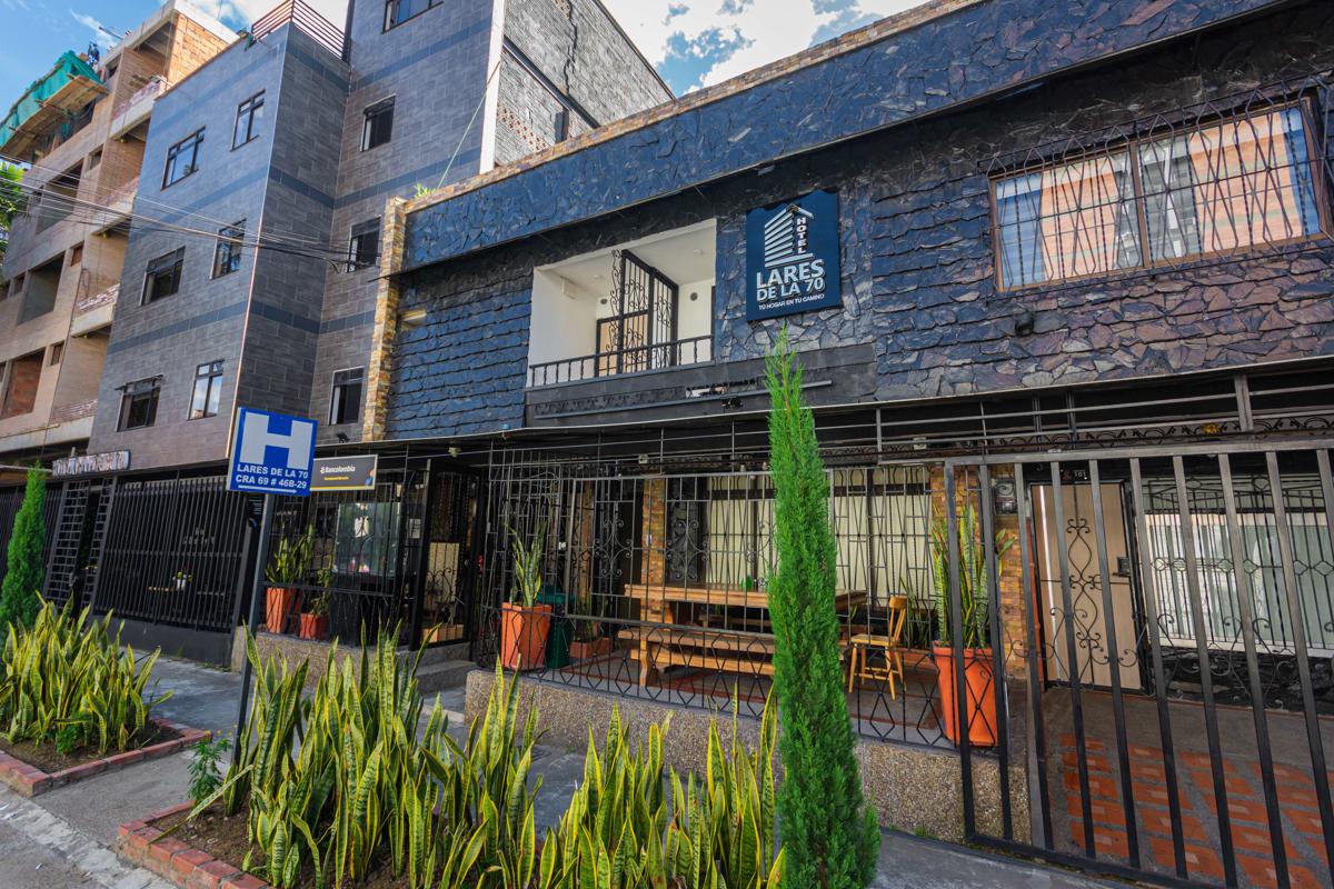 Hotel Lares 70 Laureles photo 1
