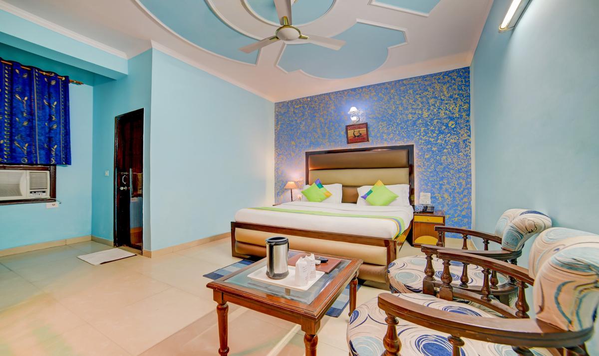 Hotel Paras International photo 2