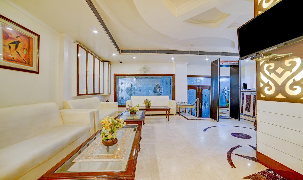 Hotel Paras International photo 4