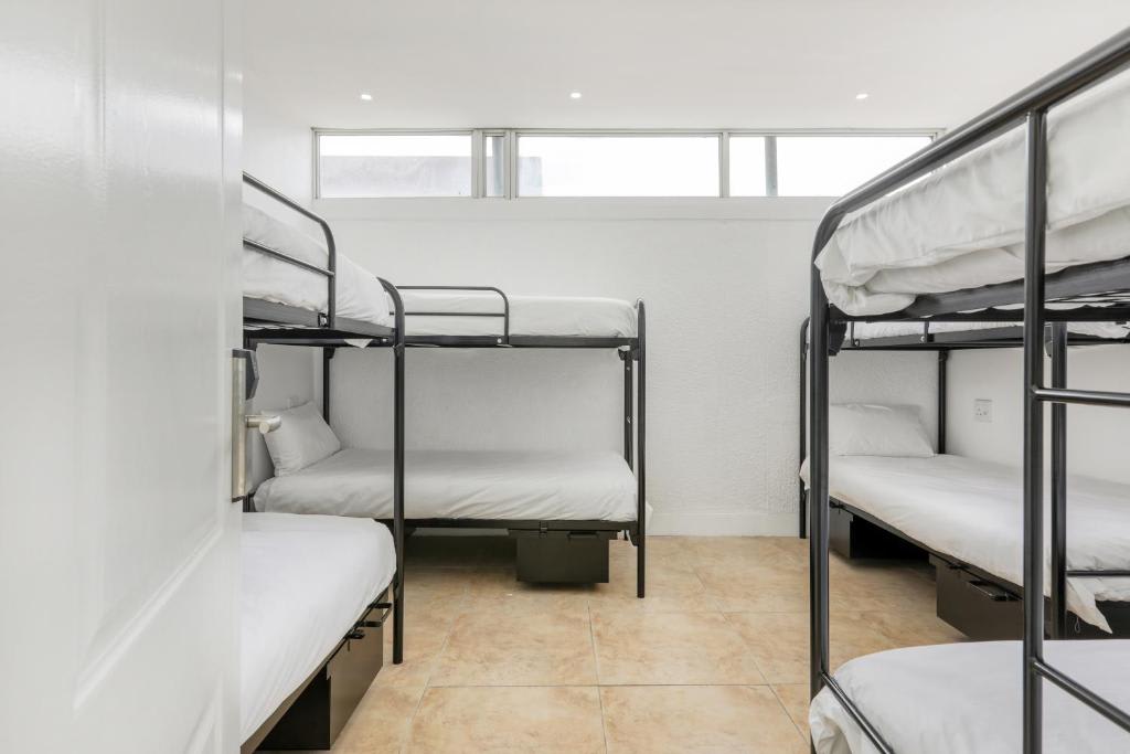 Inn and Out Express Sea Point photo 2