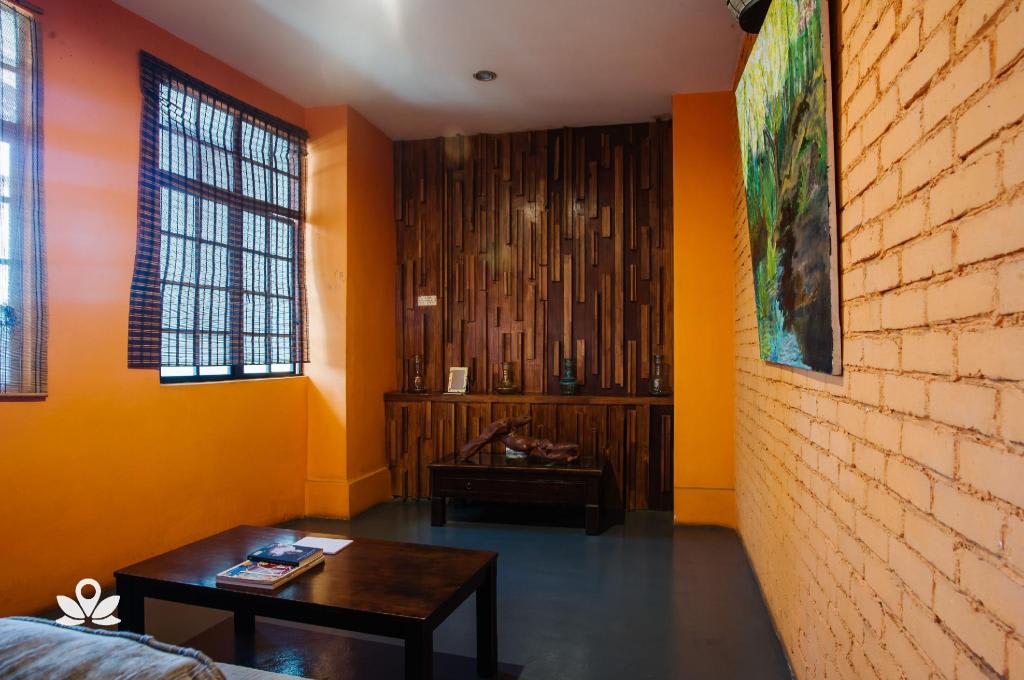 The Explorers Guesthouse and Hostel photo 2