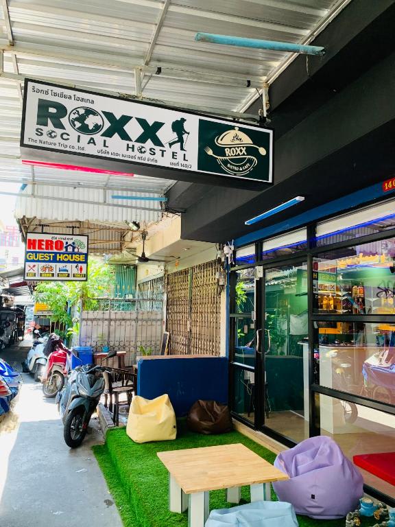 Roxx Social Hostel Cafe & Bistro photo 2