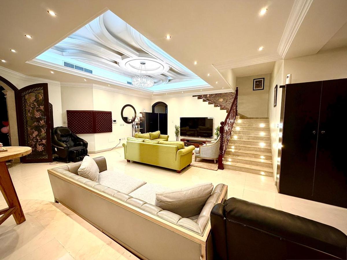 Elite Japanese Capsule Hostel Villa-Dubai photo 4