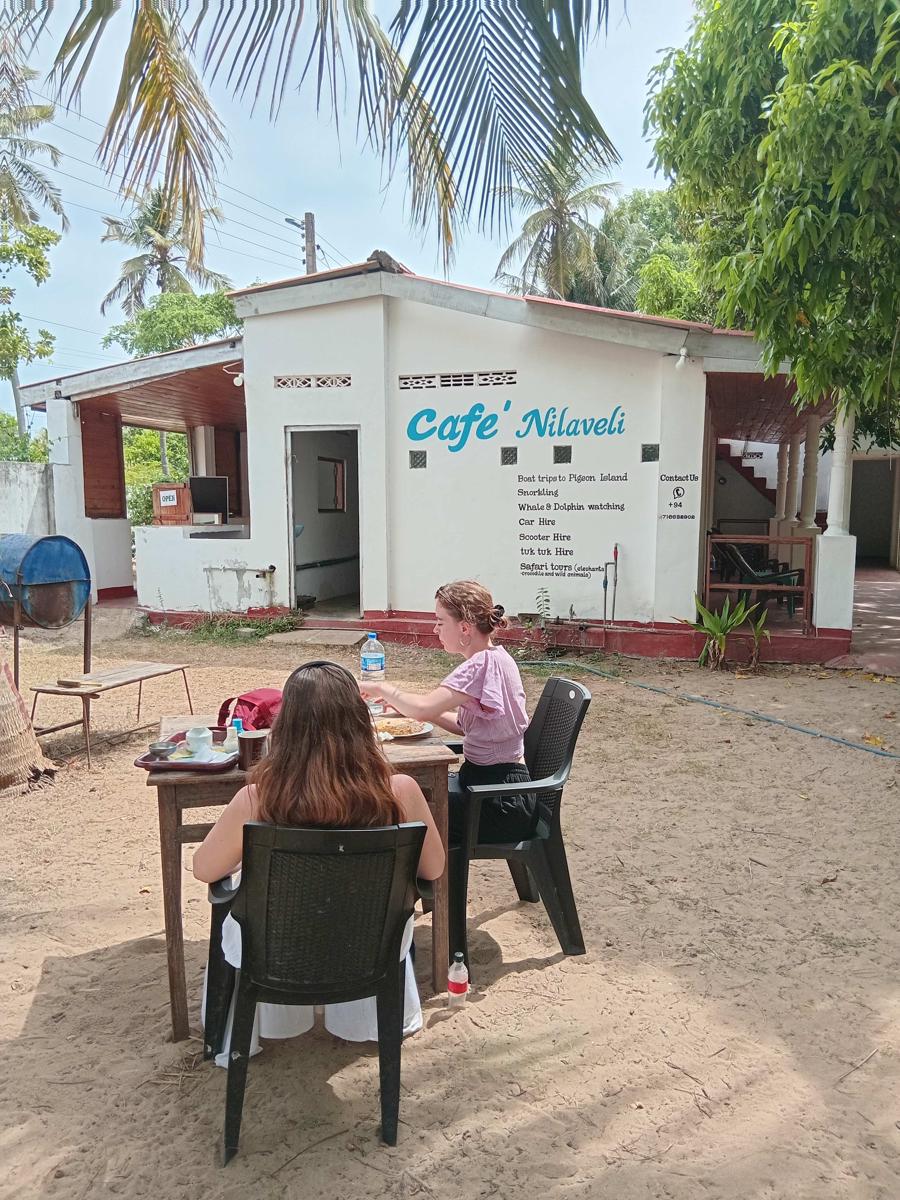 Cafe Nilaveli Holiday Home photo 1