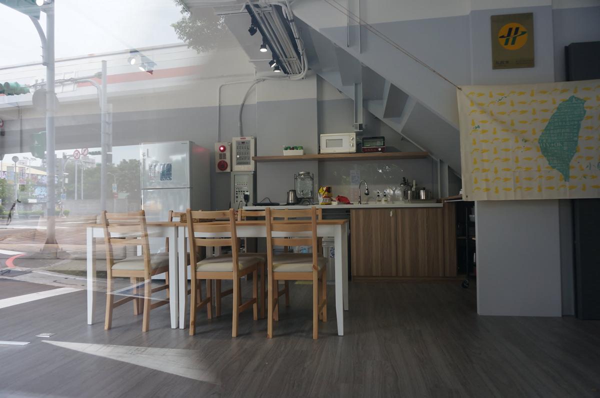 Corner Hostel & Cafe photo 1
