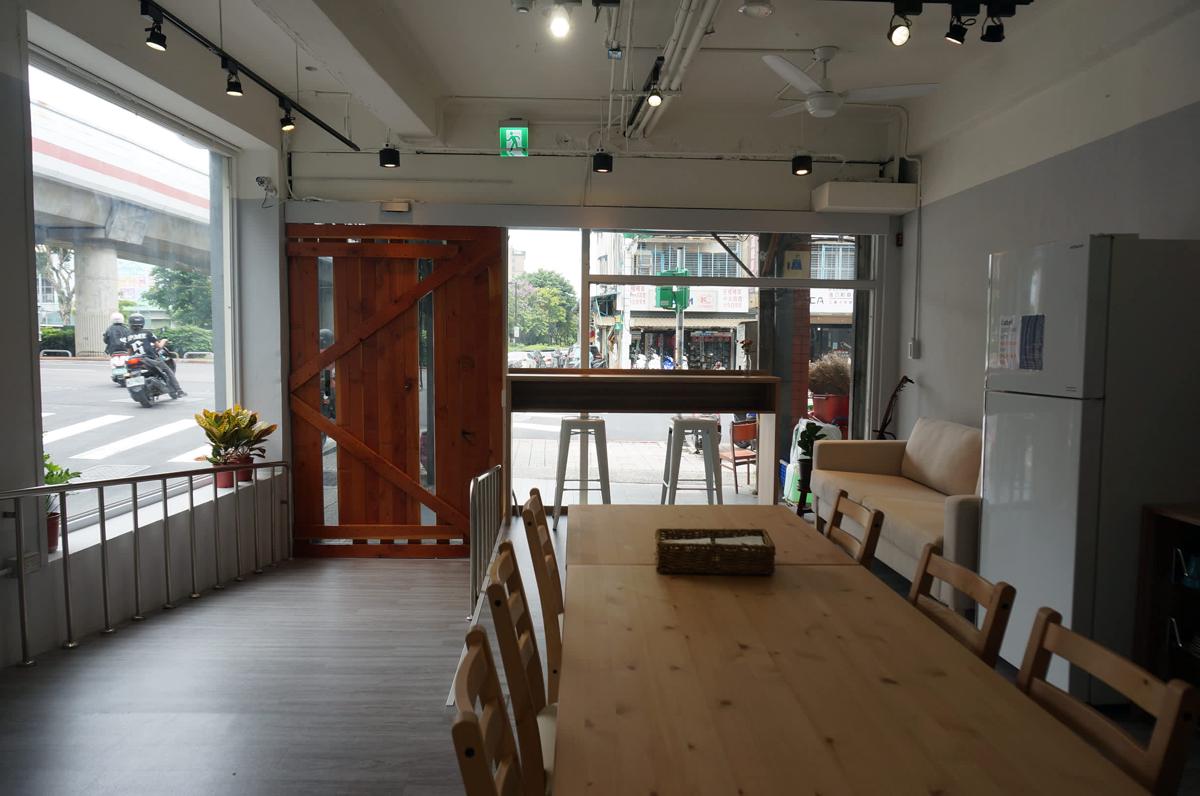 Corner Hostel & Cafe photo 3