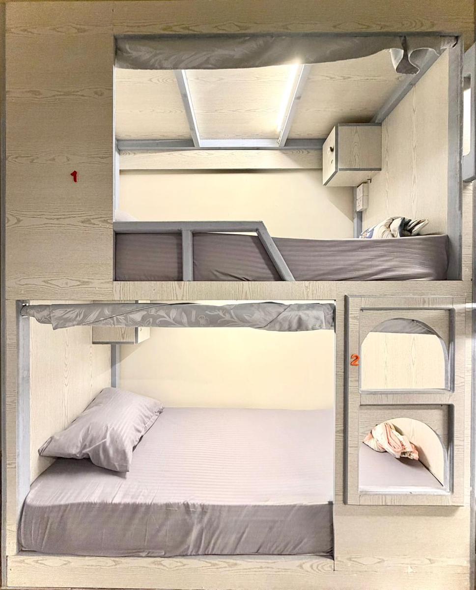 Luxury Capsule Hostel Near Insurance Market Metro photo 4
