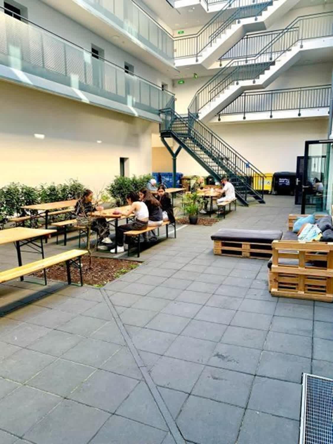 AR Living photo 3