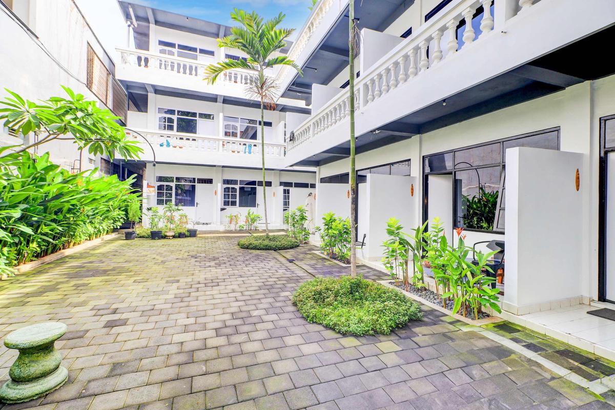 Collection O Legian Near Legian Beach photo 1